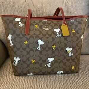 NWT Coach X Peanuts City Tote In With Snoopy Woodstock